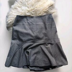 Ann Taylor Women's 12 Black & White Houndstooth Skirt Wool Blend Straight Ruffle